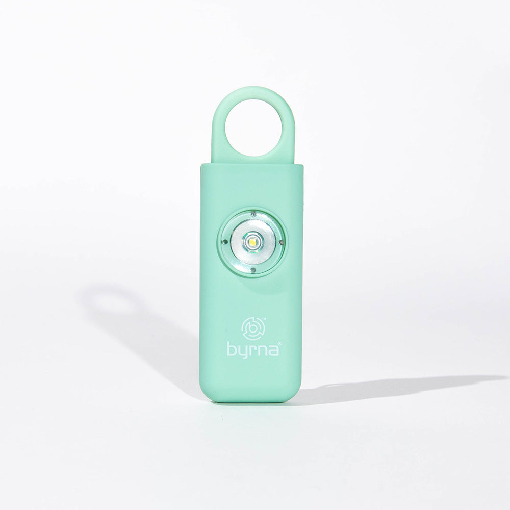 Packaged with a carabiner that conveniently attaches to the Byrna Banshee to backpacks, purse straps, and pant belt loops for quick access during emergencies
• Durable, water-.resistant
• Replaceable batteries that last up to 1 year • Ideal for students, adults, seniors, and outdoor enthusiasts
*130dB is equivalent to hearing a military jet aircraft take-off from 50 ft. away.
Available in Black/Green/Orange
